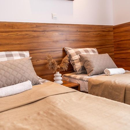 Max Apartamenty - Pokoje - Domki - Restauracja - Basen ميلنو المظهر الخارجي الصورة