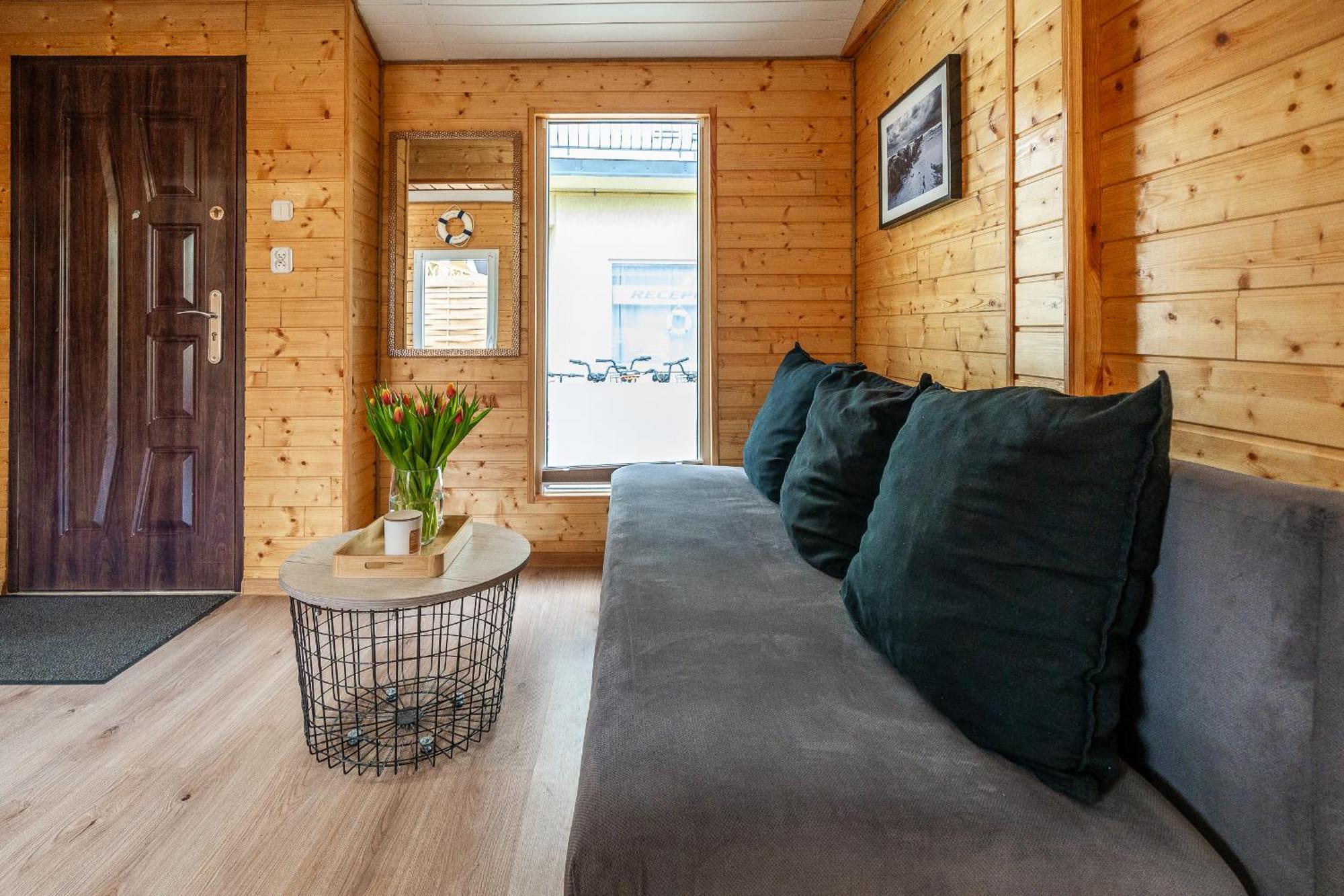 Max Apartamenty - Pokoje - Domki - Restauracja - Basen ميلنو المظهر الخارجي الصورة