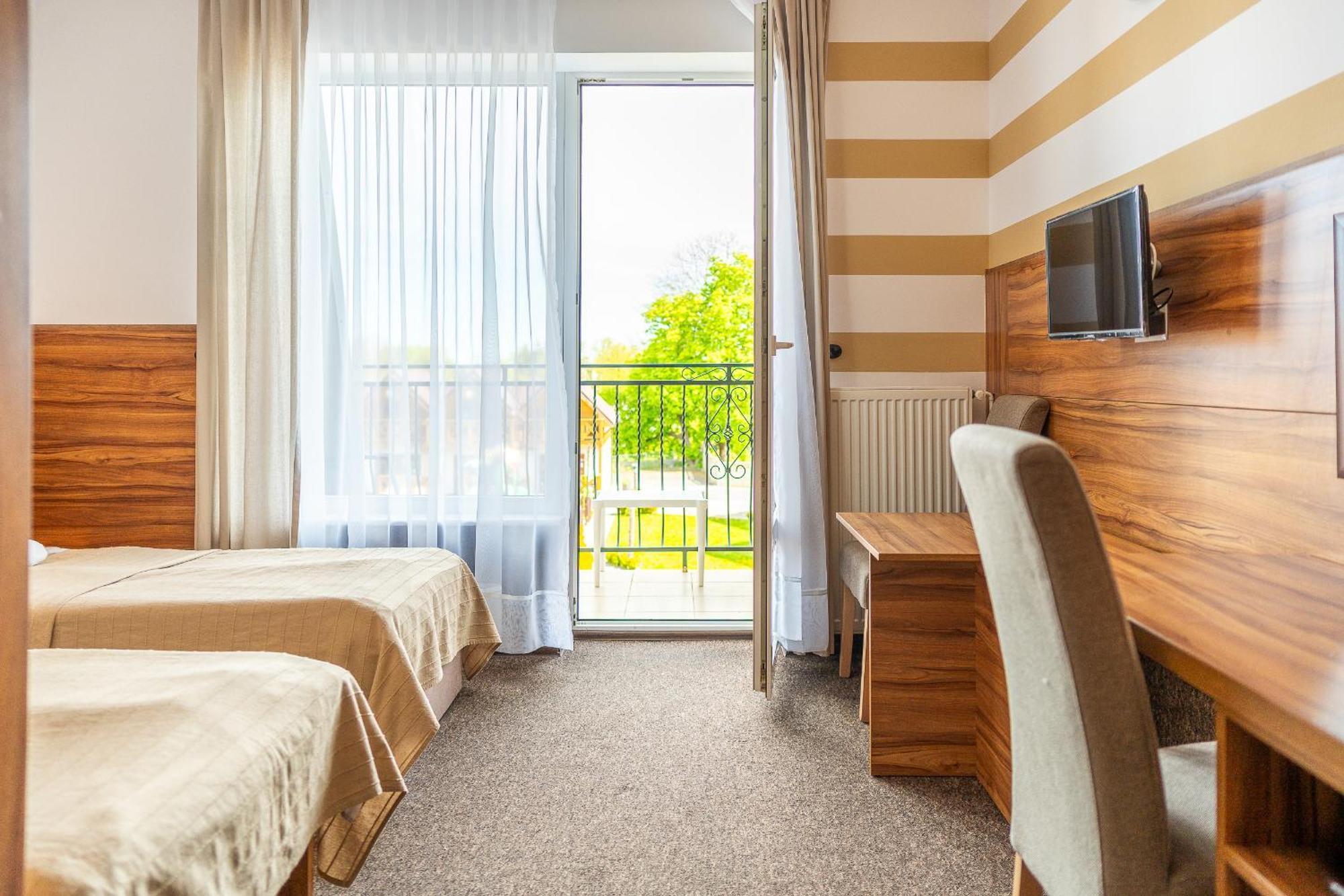 Max Apartamenty - Pokoje - Domki - Restauracja - Basen ميلنو المظهر الخارجي الصورة