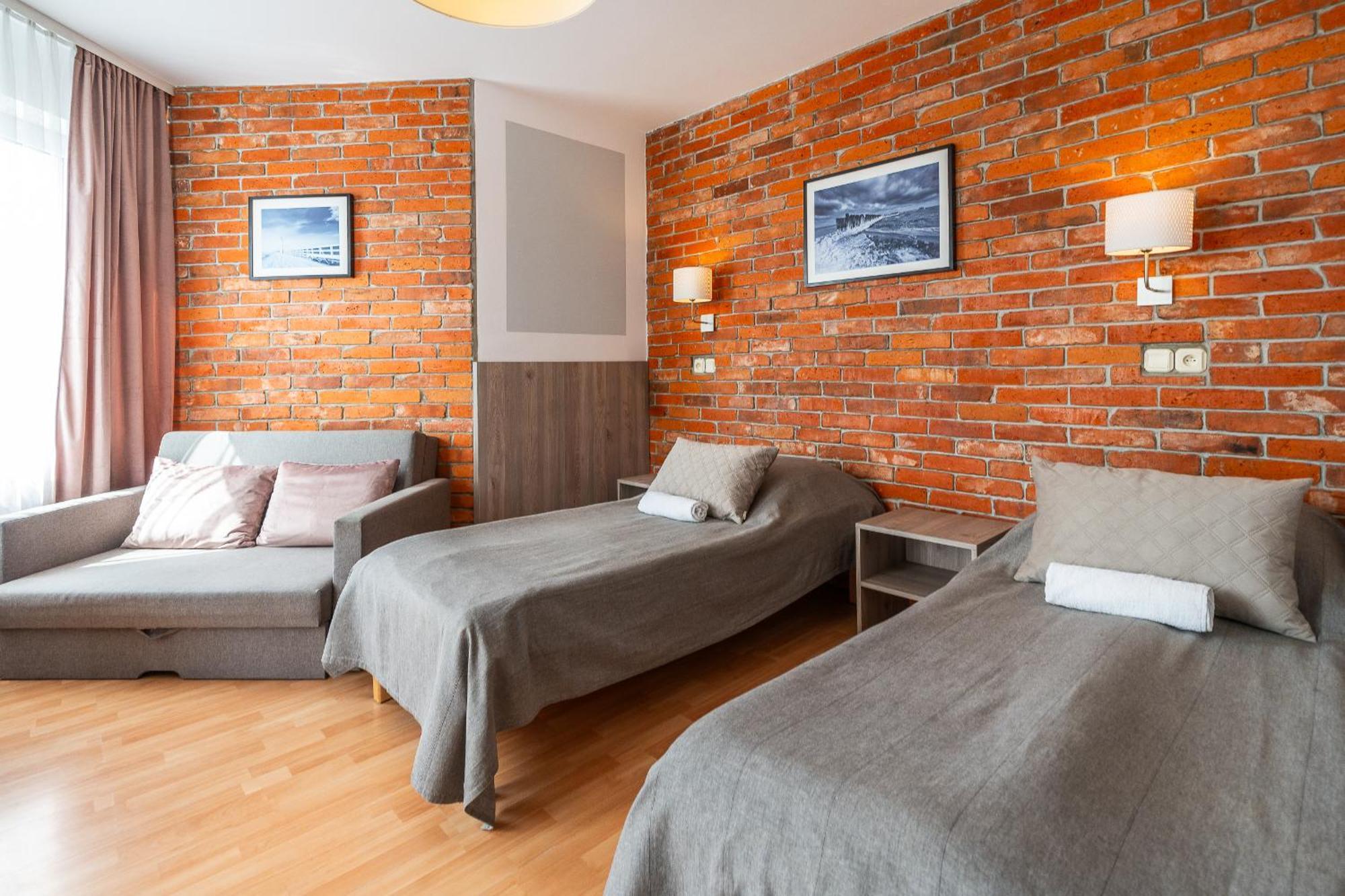 Max Apartamenty - Pokoje - Domki - Restauracja - Basen ميلنو المظهر الخارجي الصورة