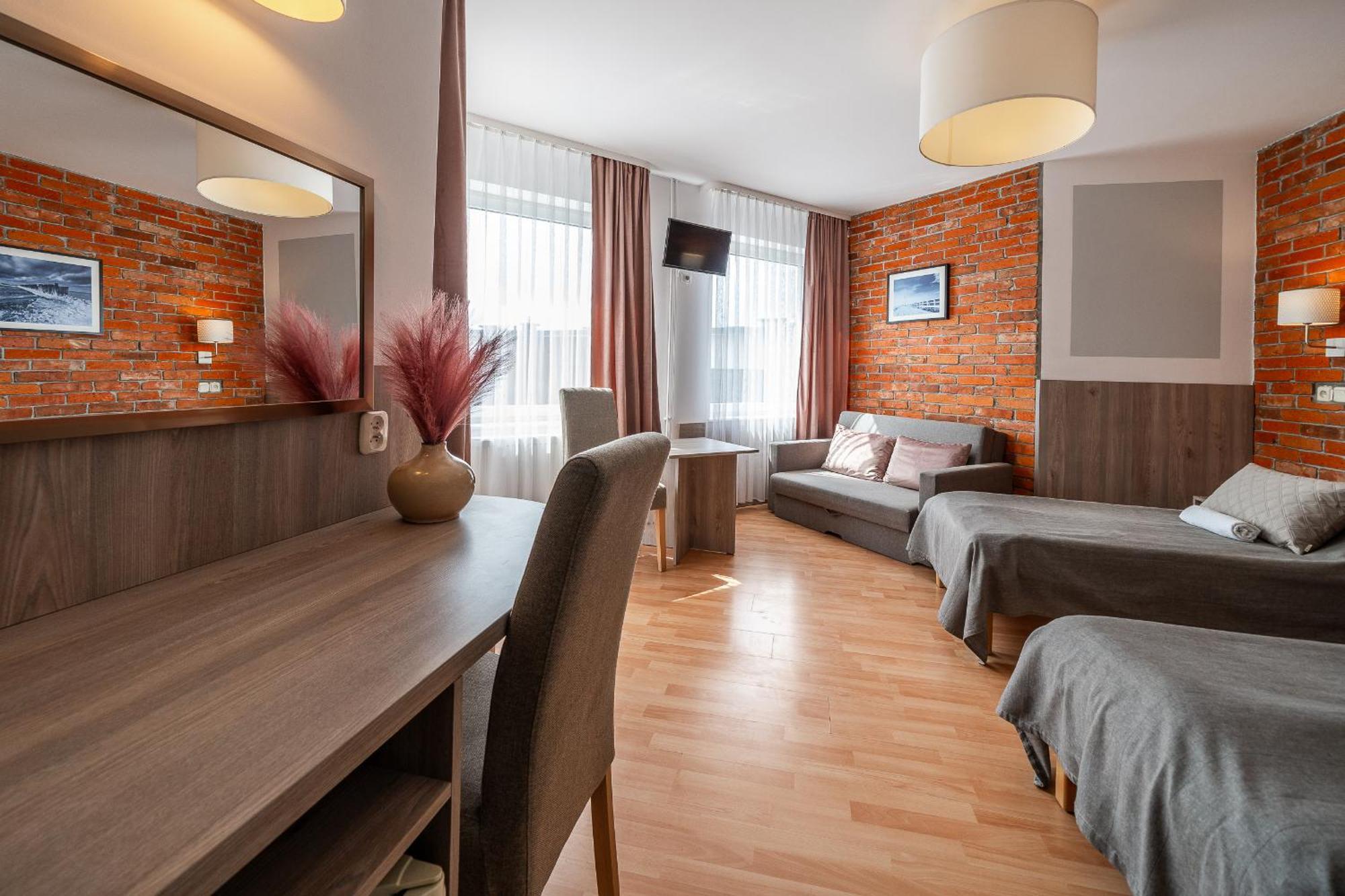 Max Apartamenty - Pokoje - Domki - Restauracja - Basen ميلنو المظهر الخارجي الصورة
