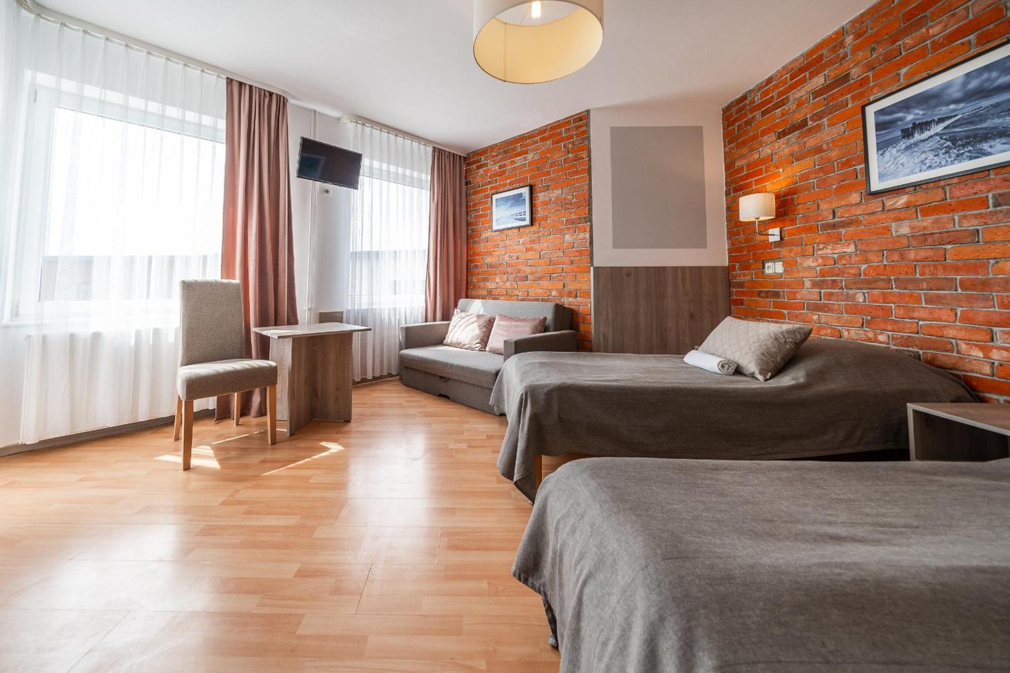 Max Apartamenty - Pokoje - Domki - Restauracja - Basen ميلنو المظهر الخارجي الصورة