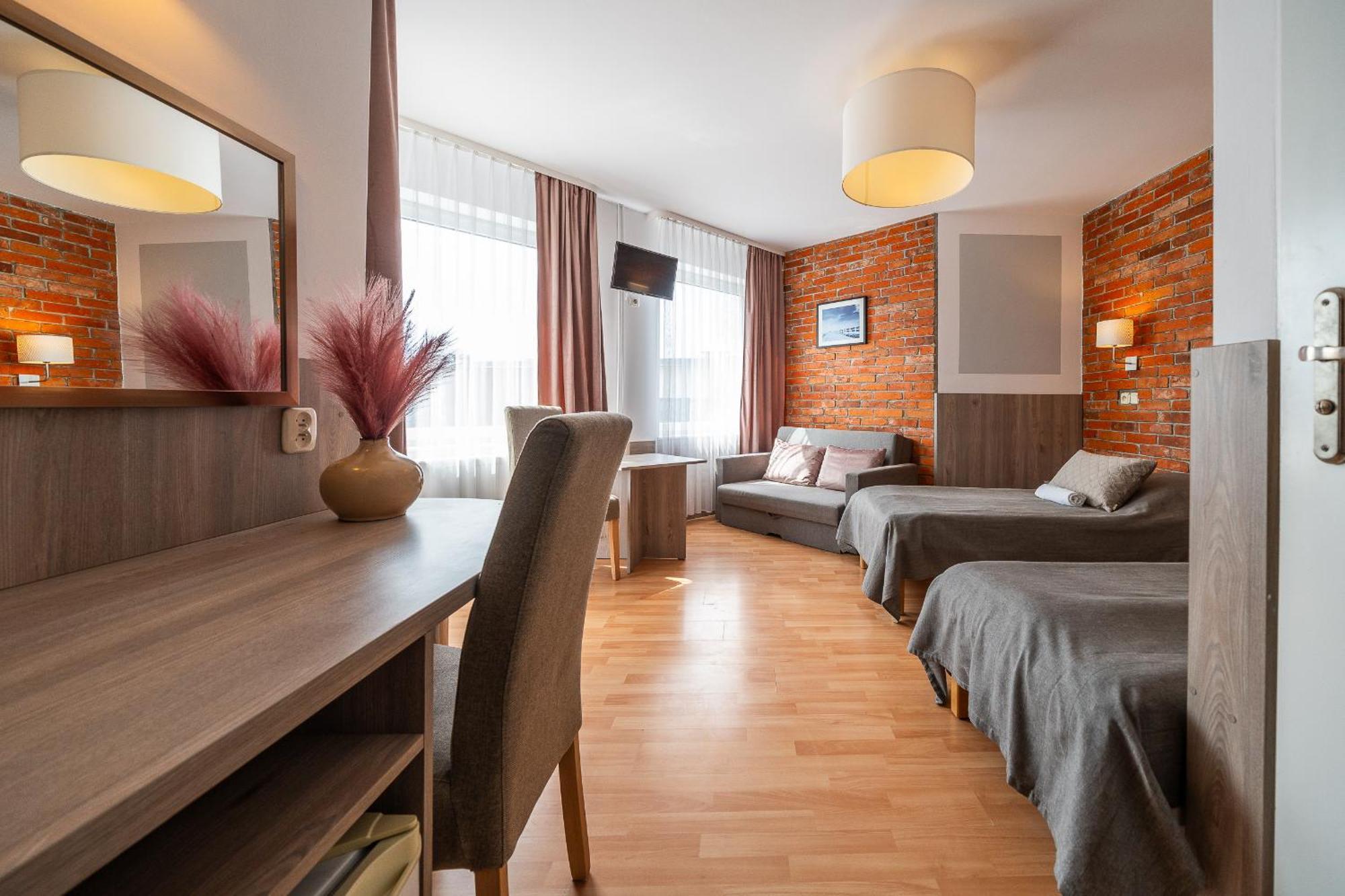 Max Apartamenty - Pokoje - Domki - Restauracja - Basen ميلنو المظهر الخارجي الصورة