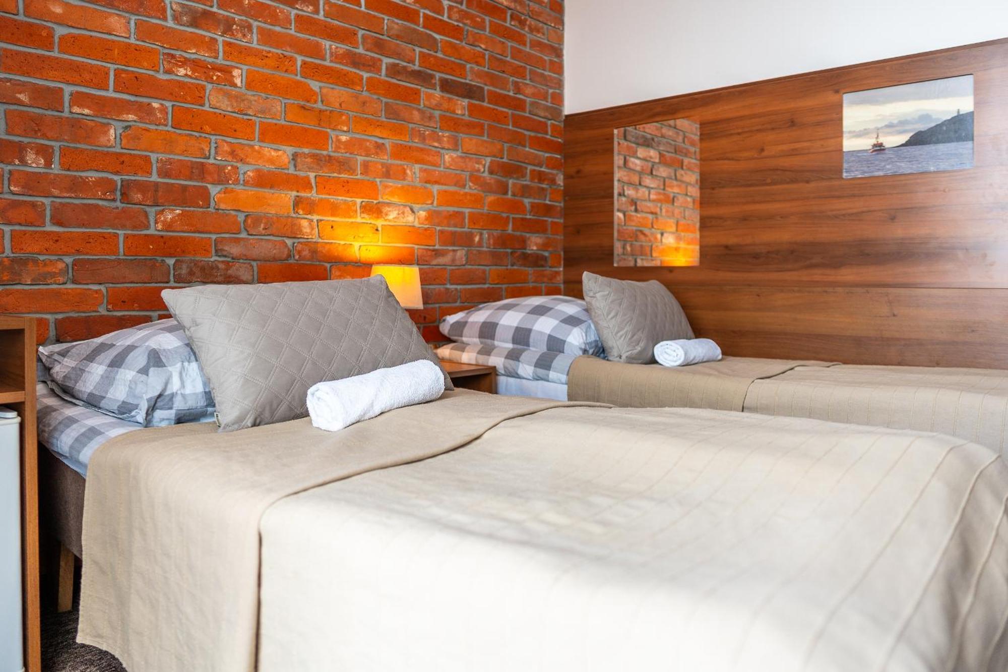Max Apartamenty - Pokoje - Domki - Restauracja - Basen ميلنو المظهر الخارجي الصورة